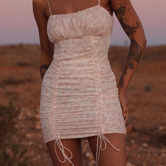 BNWT Princess Polly ruched dress - Picture 2 of 5